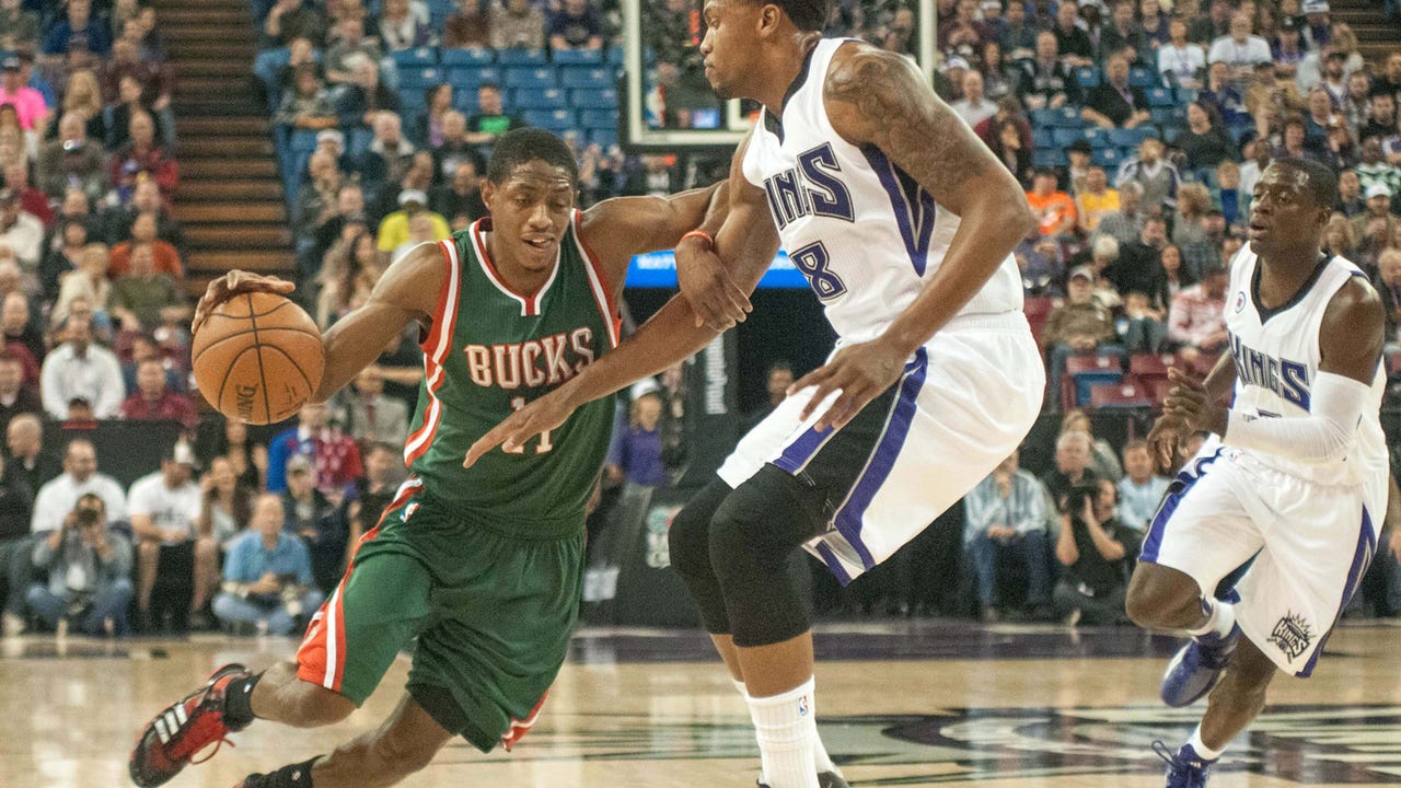 Undersized Bucks use 3-point barrage to topple Kings